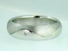 Fede 6mm modello onda satinata con brillante ct.0.03